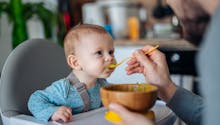 Bébé mange mais ne grossit pas, que faire ?
