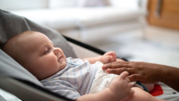 Transat bébé : à partir de quel âge et jusqu’à quand l’utiliser ?
