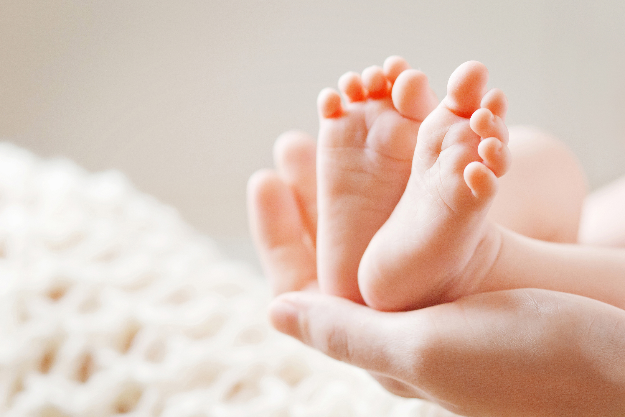 Annoncer la naissance de bébé : 5 idées originales | Parents.fr