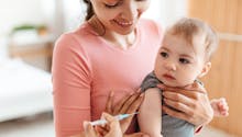 Vaccins : contre-indications et réactions possibles chez le bébé