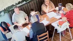 Une famille, adepte du « resto basket », recherchée pour avoir escroqué 7 restaurants