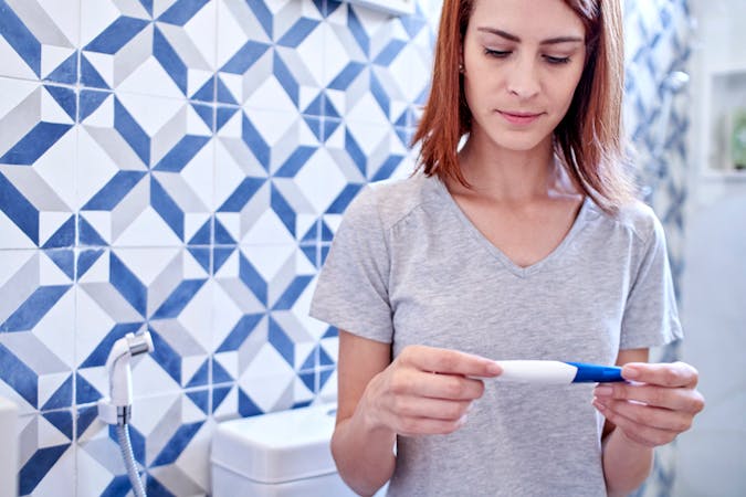 Combien de temps faut-il rester sans boire avant de réaliser un test de grossesse ?