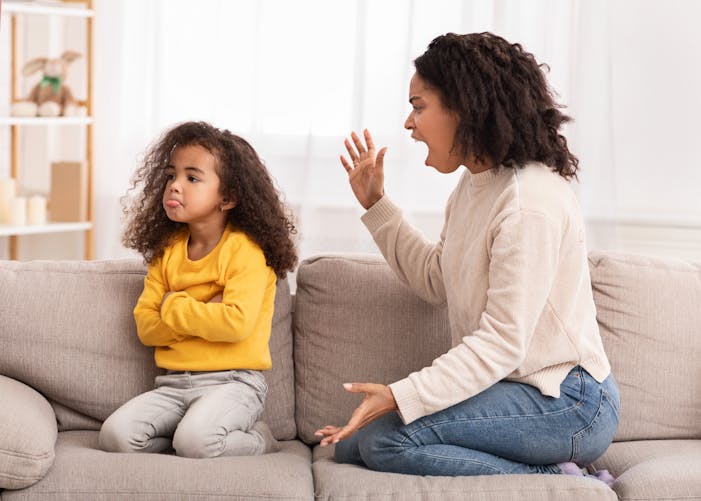 Voici 2 phrases toxiques qu'il faudrait éviter de dire à son enfant selon un psychologue 
