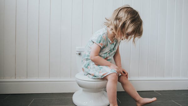 Voici 6 signes qui montrent que votre enfant est prêt à aller sur le pot selon une psychologue