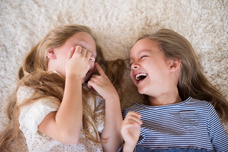 Pourquoi la relation entre soeurs est unique selon la science
