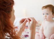 Grâce à une thérapie génique, un bébé né sourd entend pour la première fois