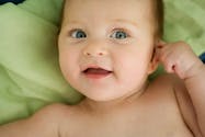 Né sourd, ce bébé a pu entendre la voix de ses parents grâce à une thérapie génique
