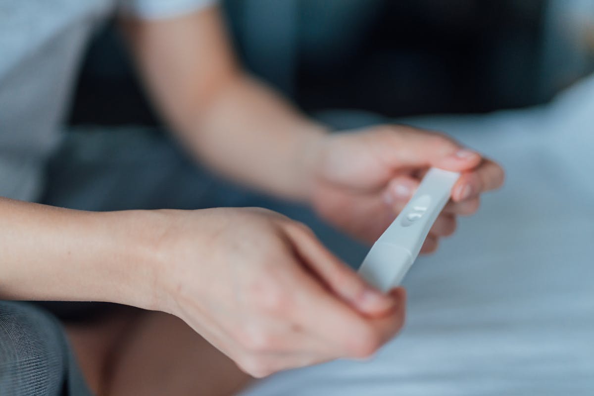 Règles abondantes et test de grossesse positif comment l’interpréter ? Parents.fr