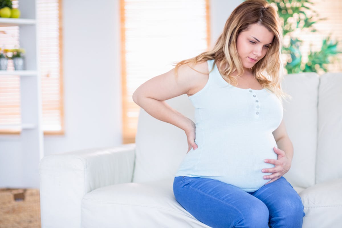 Douleurs aux reins durant la grossesse quand doiton s’inquiéter ? Parents.fr