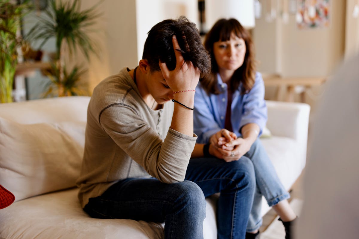 Voici comment gérer si vous avez l'impression d'être le vilain petit canard de votre famille selon une psy