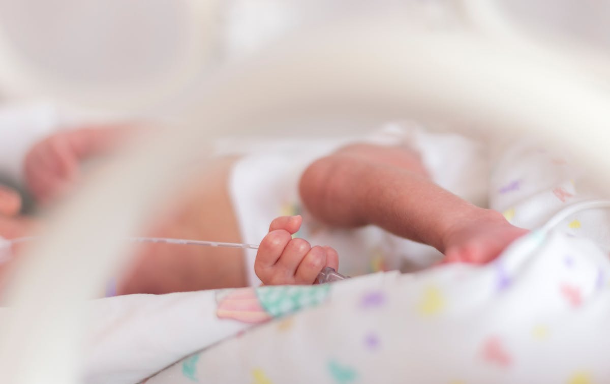 « Comment cela peut-il se produire ? » : un nourrisson entre la vie et la mort après une circoncision
