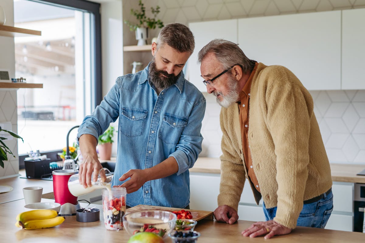 Voici pourquoi les enfants restent proches de leurs parents toxiques malgré tout selon une experte