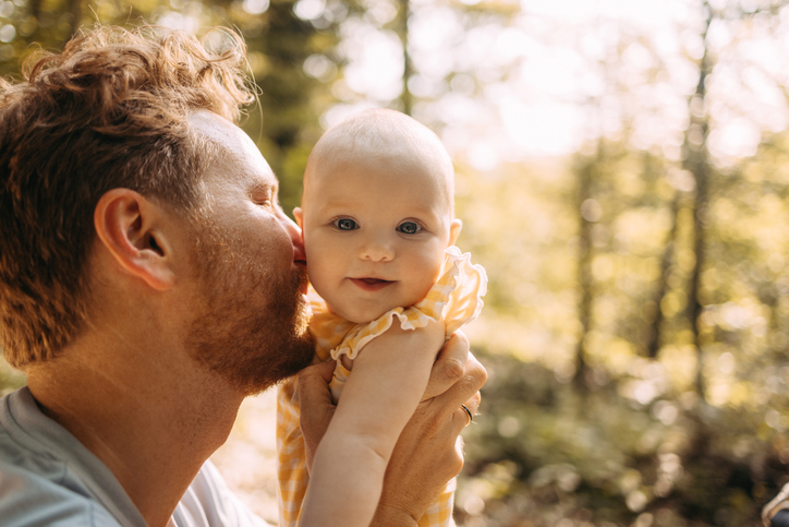 Bébé portant un prénom d'origine étrangère, Alba
