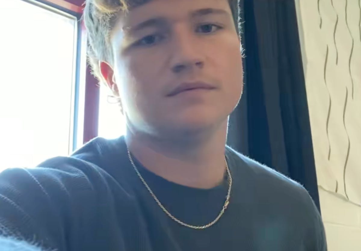 Un prof demande à ses élèves de “râler sur ce qu'ils veulent” : leurs rédactions font le buzz