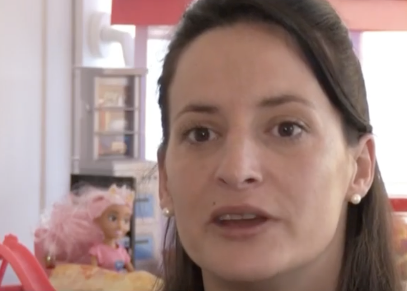 Abandonnée à la naissance dans un champ, elle lance un appel pour retrouver ses parents biologiques