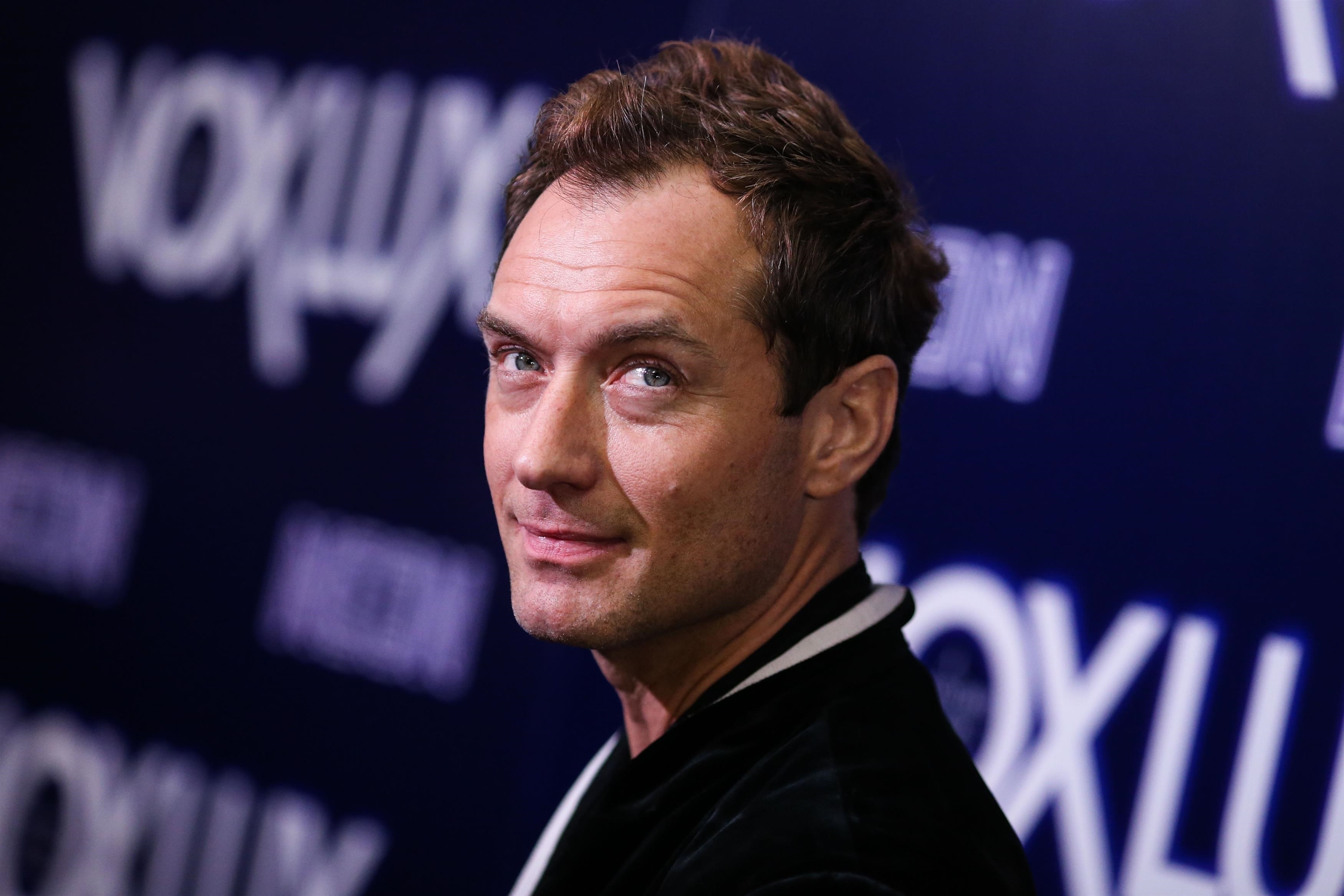 Jude Law (Le Mage du Kremlin) : père de 7 enfants de 4 femmes différentes