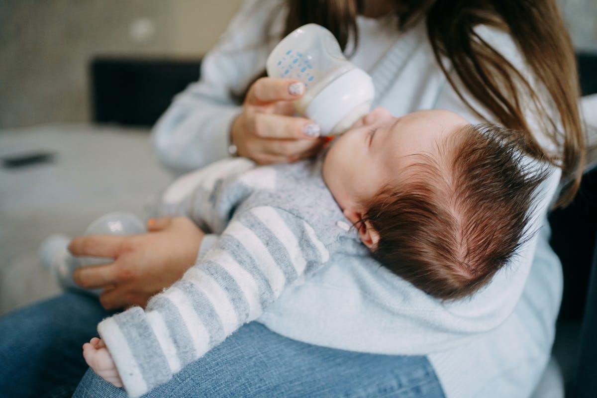 Rappels de laits pour bébés : qu'est-ce que la céréulide, cette toxine qui alerte Nestlé, Danone et Lactalis ?
