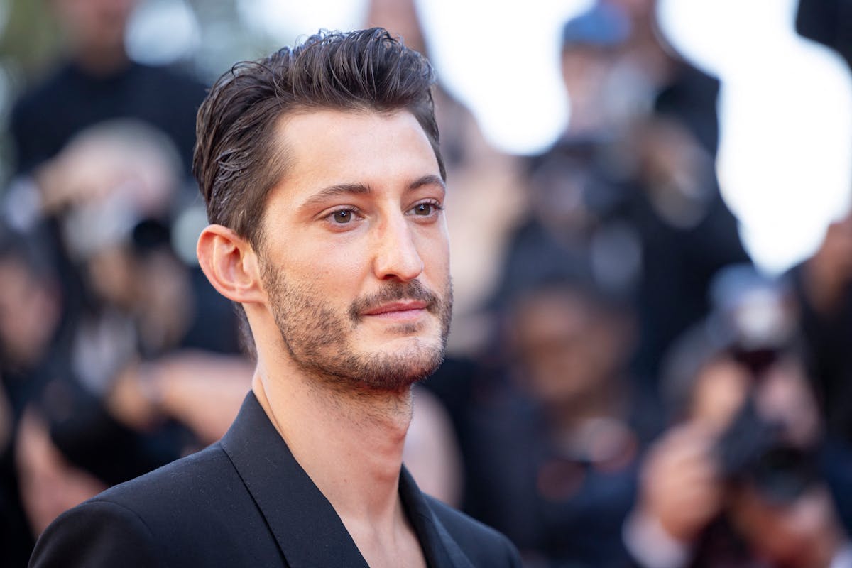 Pierre Niney papa : cette règle d'éducation héritée de ses parents qu'il transmet à ses enfants