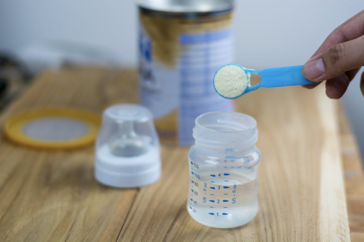 Laits infantiles : Vitagermine (Babybio) rappelle à son tour plusieurs lots par précaution, voici lesquelles