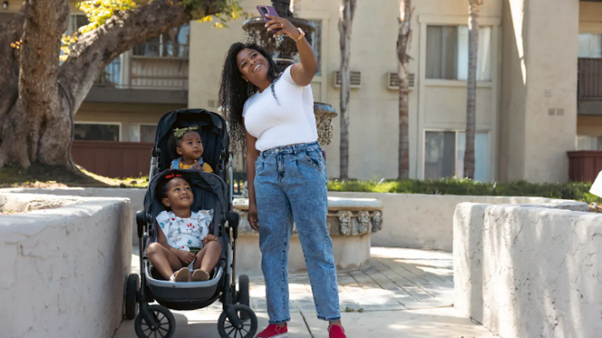 Toutes les clés pour choisir votre poussette double et top des modèles 2026