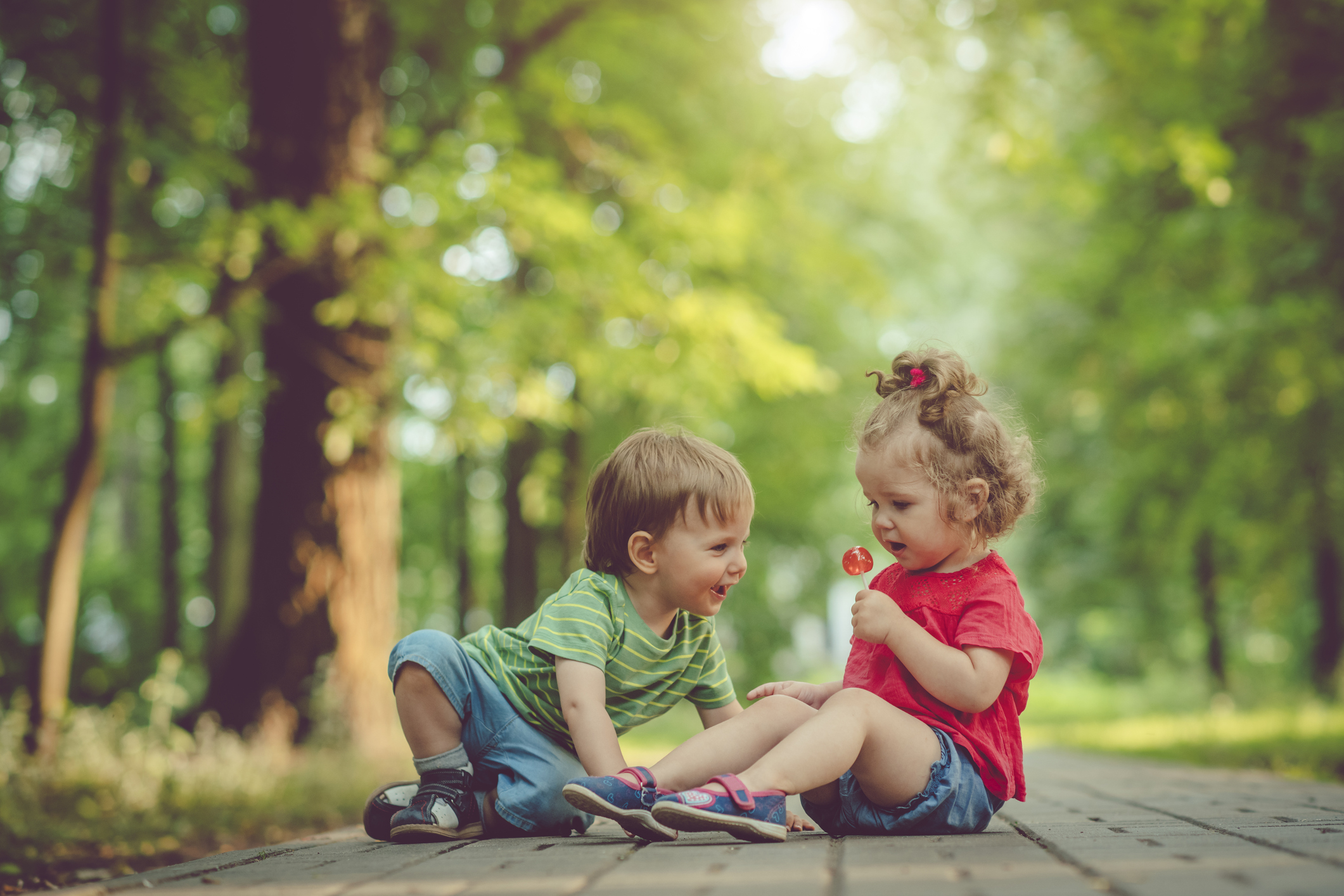Voici 5 prénoms inventés pour fille ou garçon