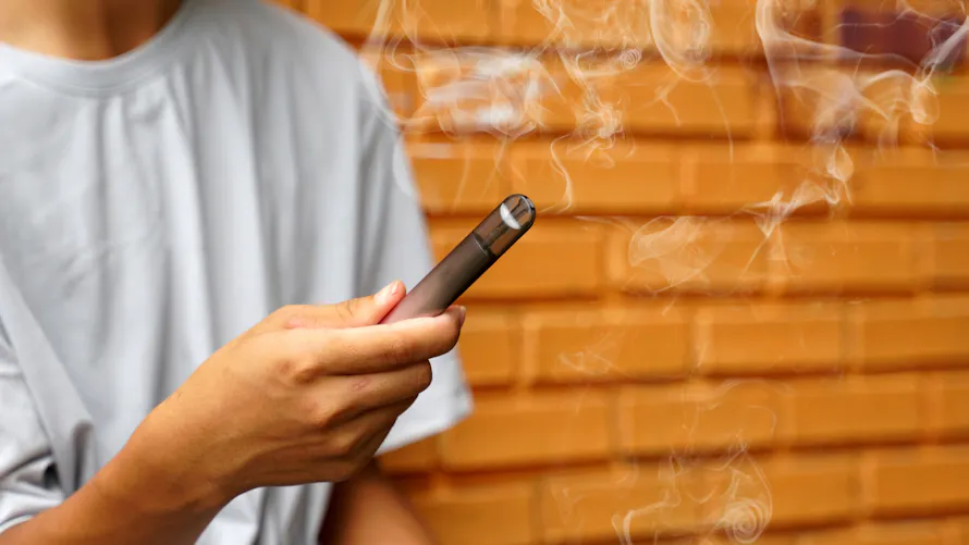 Cigarette lectronique : 46 % des lycens ont dj vapot rvle une tude | Parents.fr Cigarette lectronique : 46 % des lycens ont dj vapot rvle une tude | Parents.fr