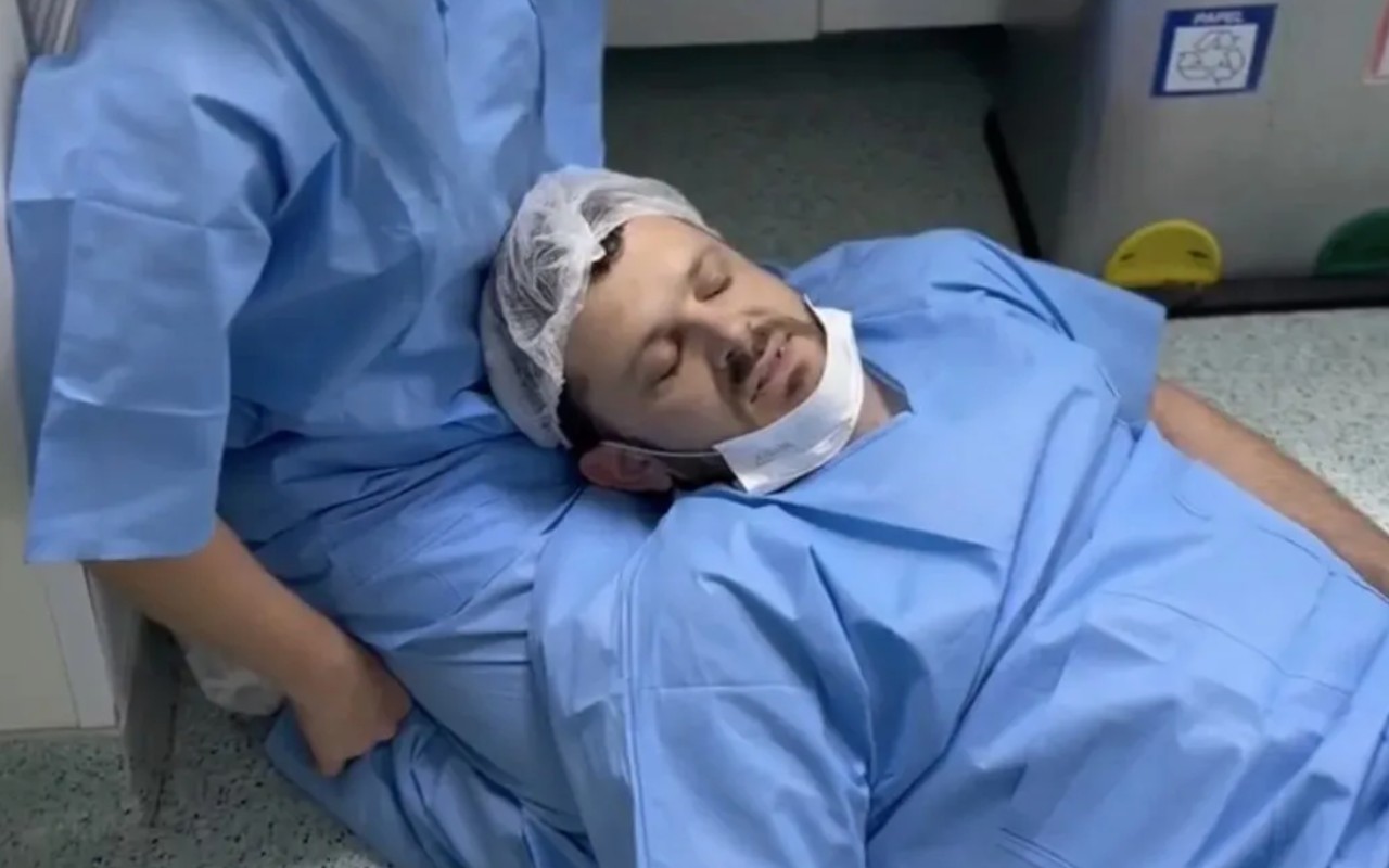 Il s'évanouit alors que sa femme accouche, la vidéo fait le tour du web