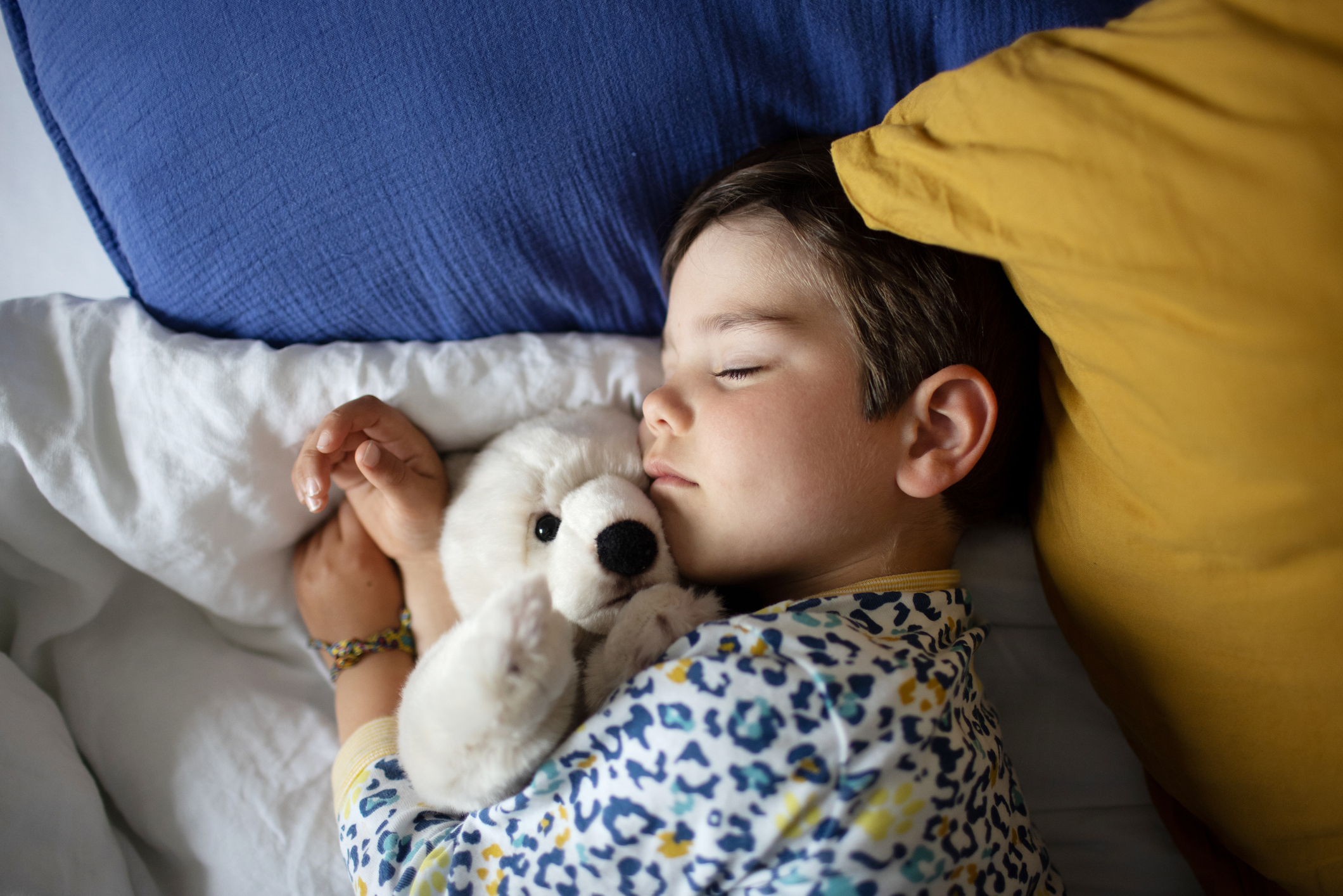 Voici 3 phrases que votre enfant a besoin d'entendre avant de vous endormir