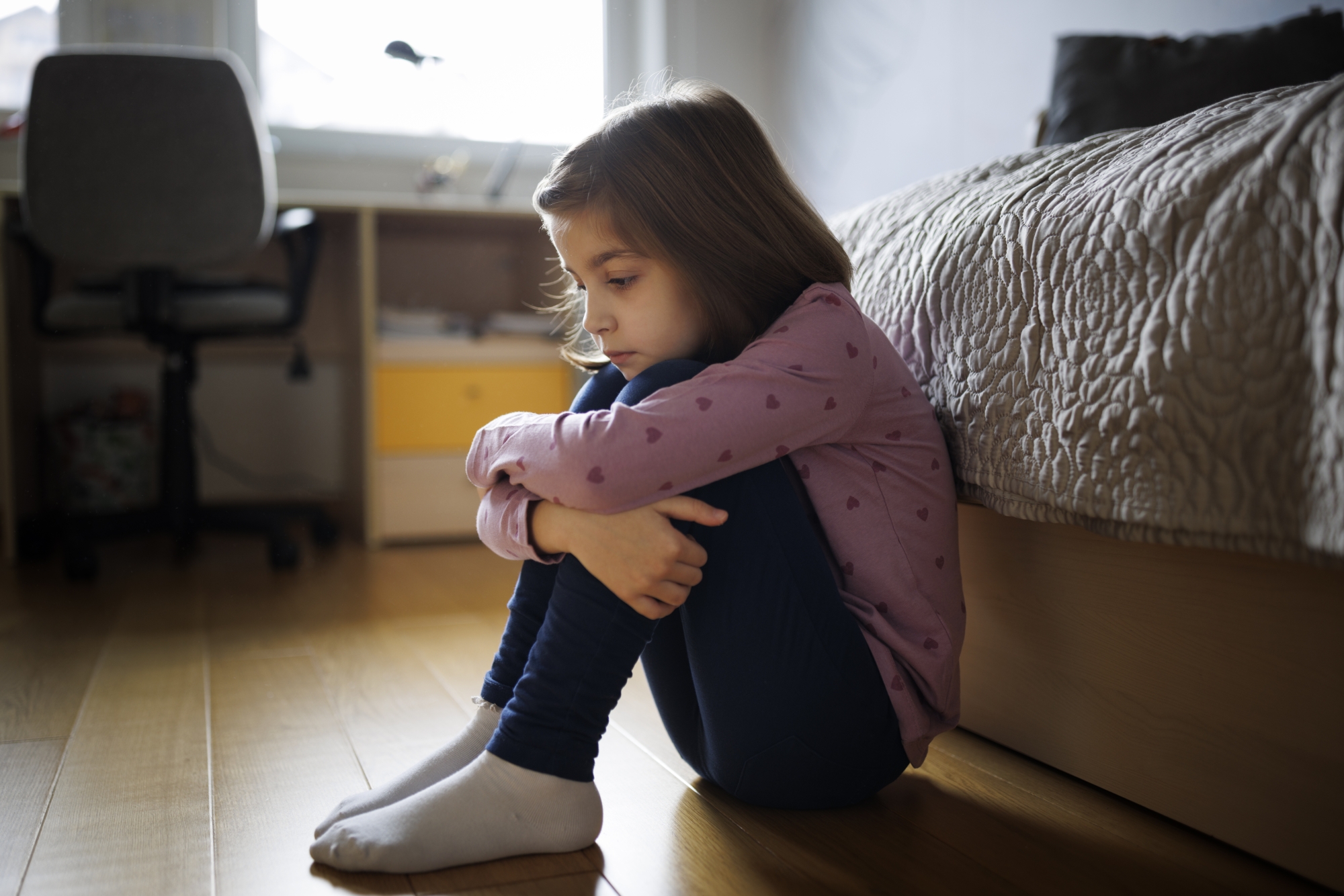 Les enfants les plus anxieux ont souvent entendu ces phrases qui aggravent tout
