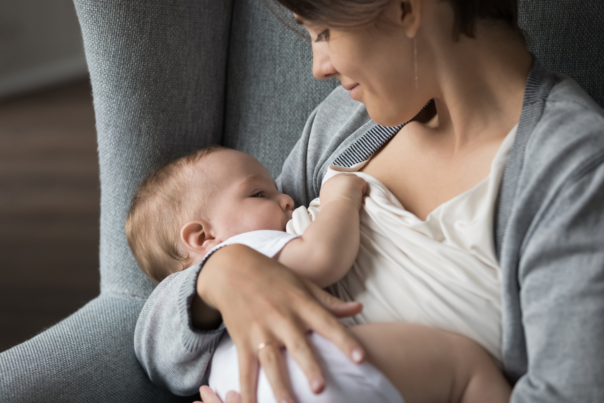 Allaitement : une étude sur 82 000 bébés suggère un effet positif sur le sommeil