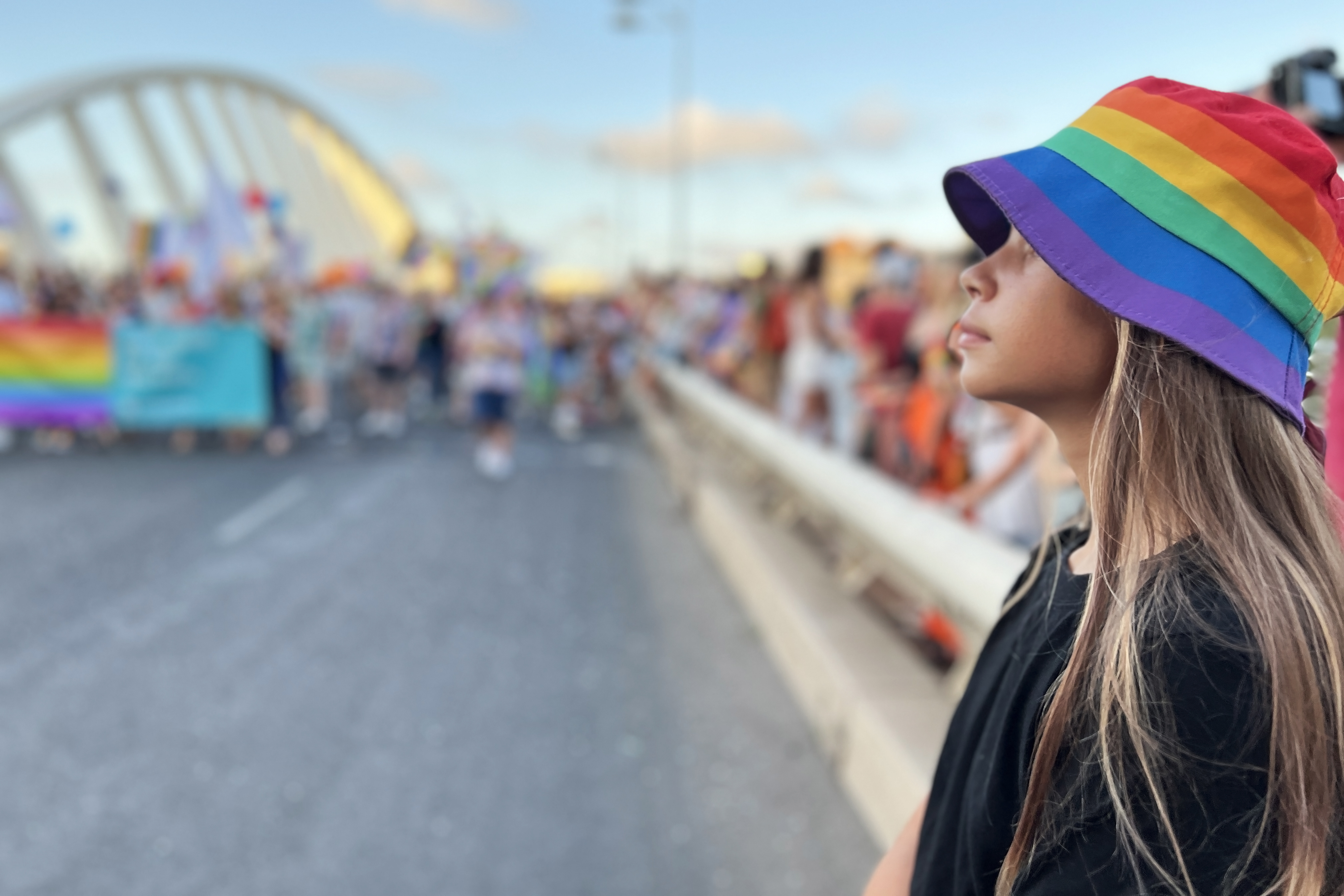 42 % des Français disent qu'ils pourraient mal réagir si leur enfant était LGBT+, selon une étude