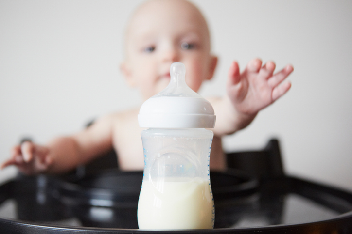 Quand doit-on arrêter le lait infantile ?