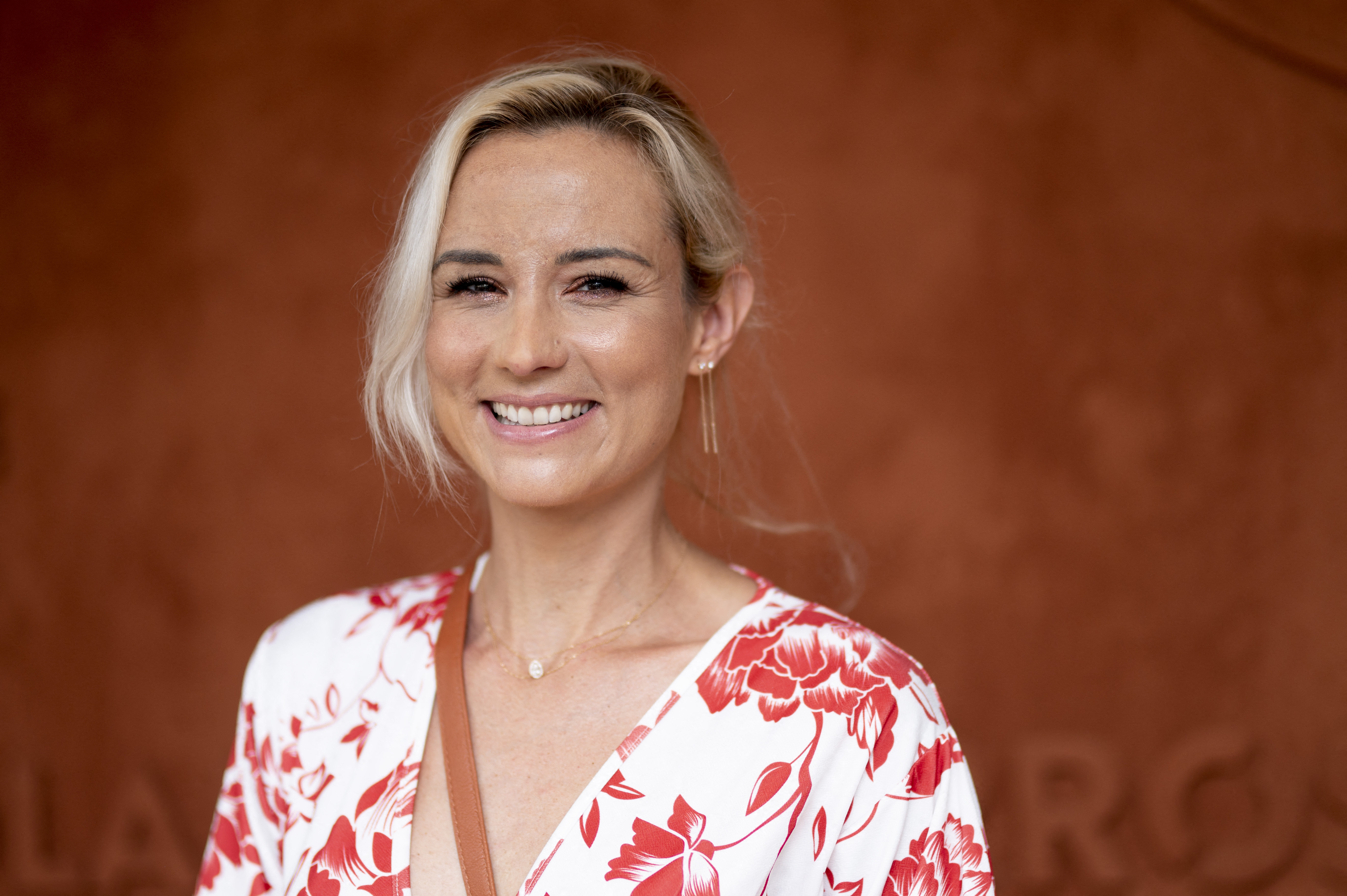 « Tu gardes un excédent de peau » : Élodie Gossuin se confie sur son ventre après ses grossesses gémellaires
