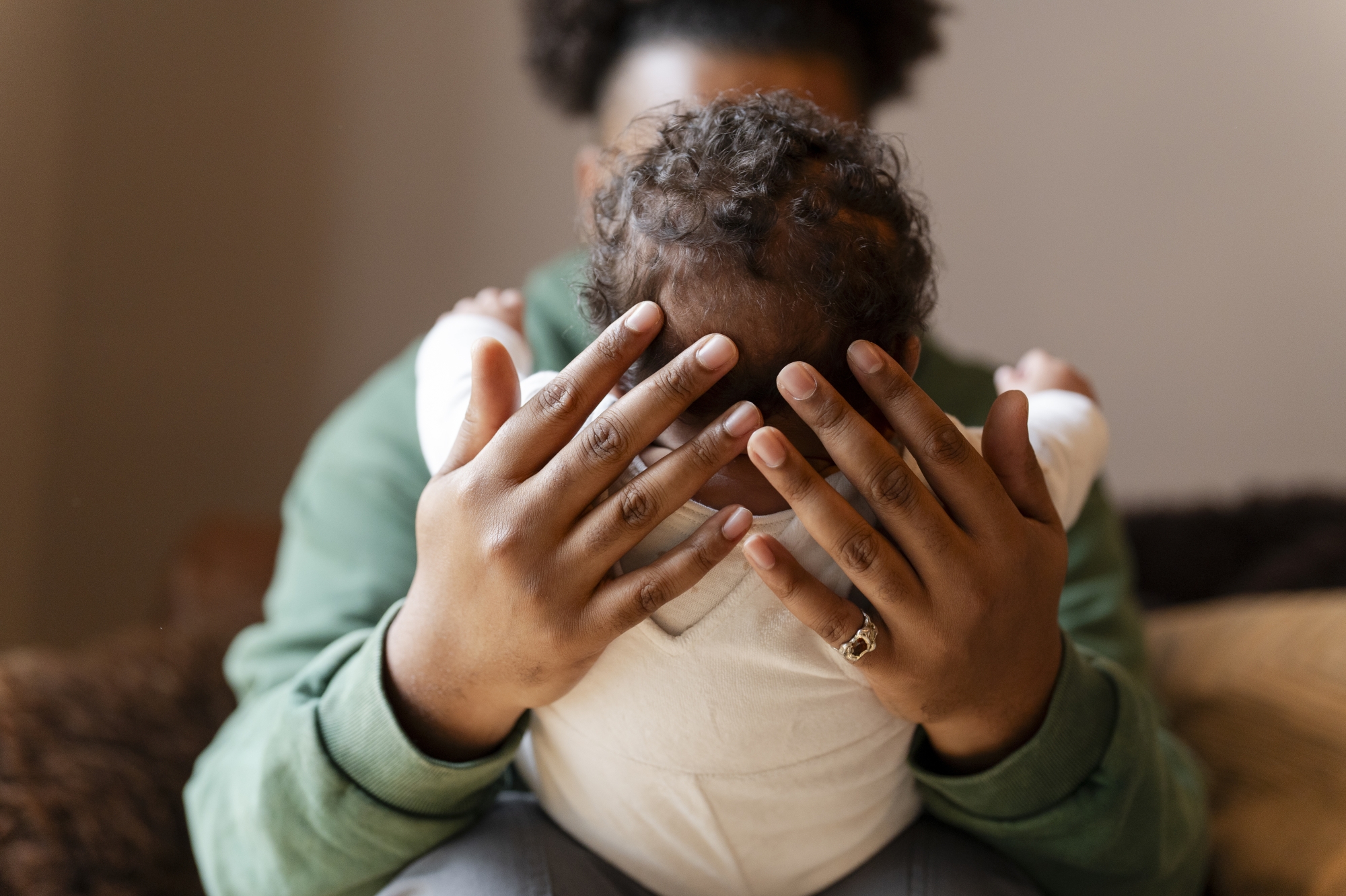 Ce prénom pour petite fille sociable et généreuse cartonne dans les Outre-mer