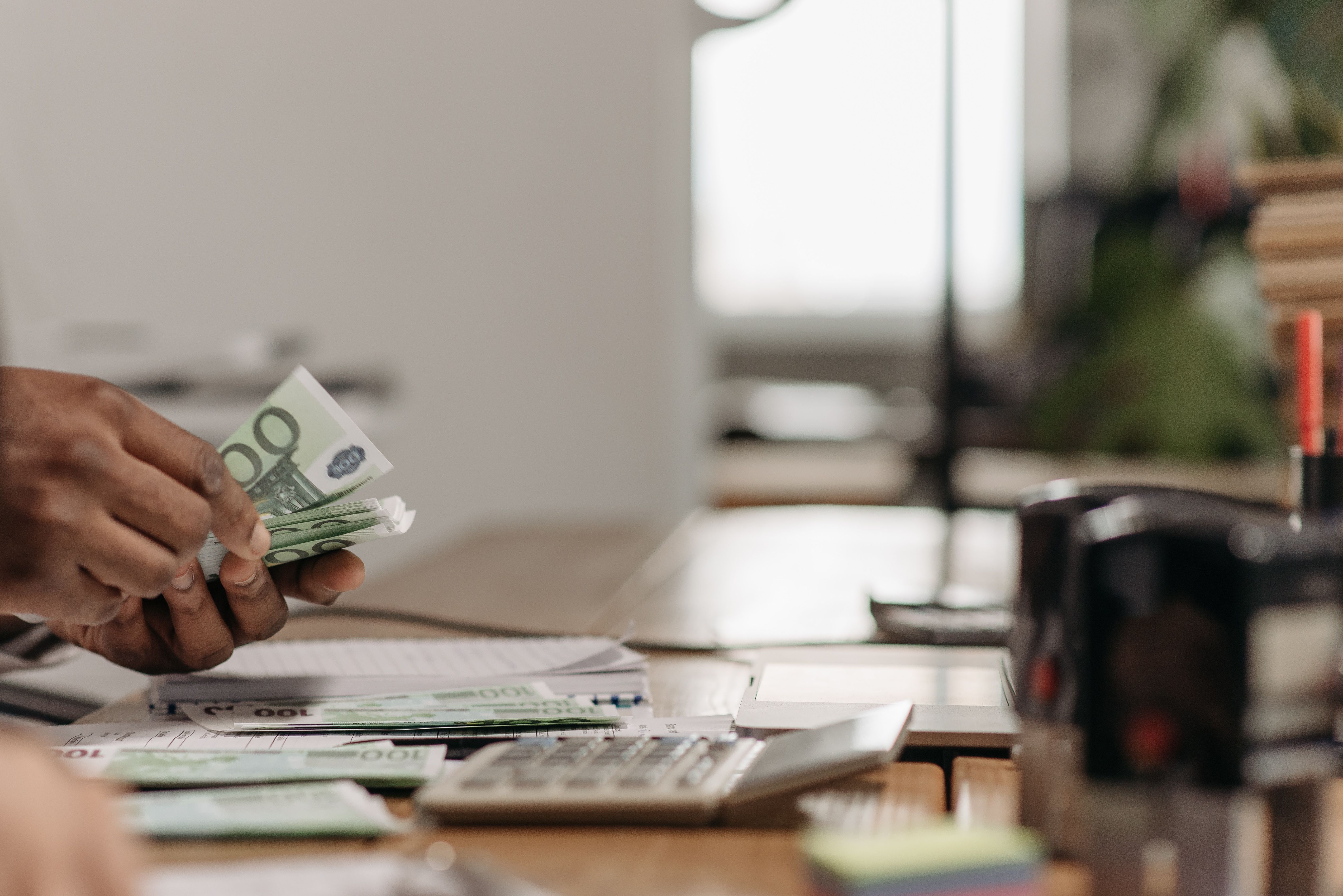 Méthode des enveloppes : un outil simple pour optimiser votre budget familial