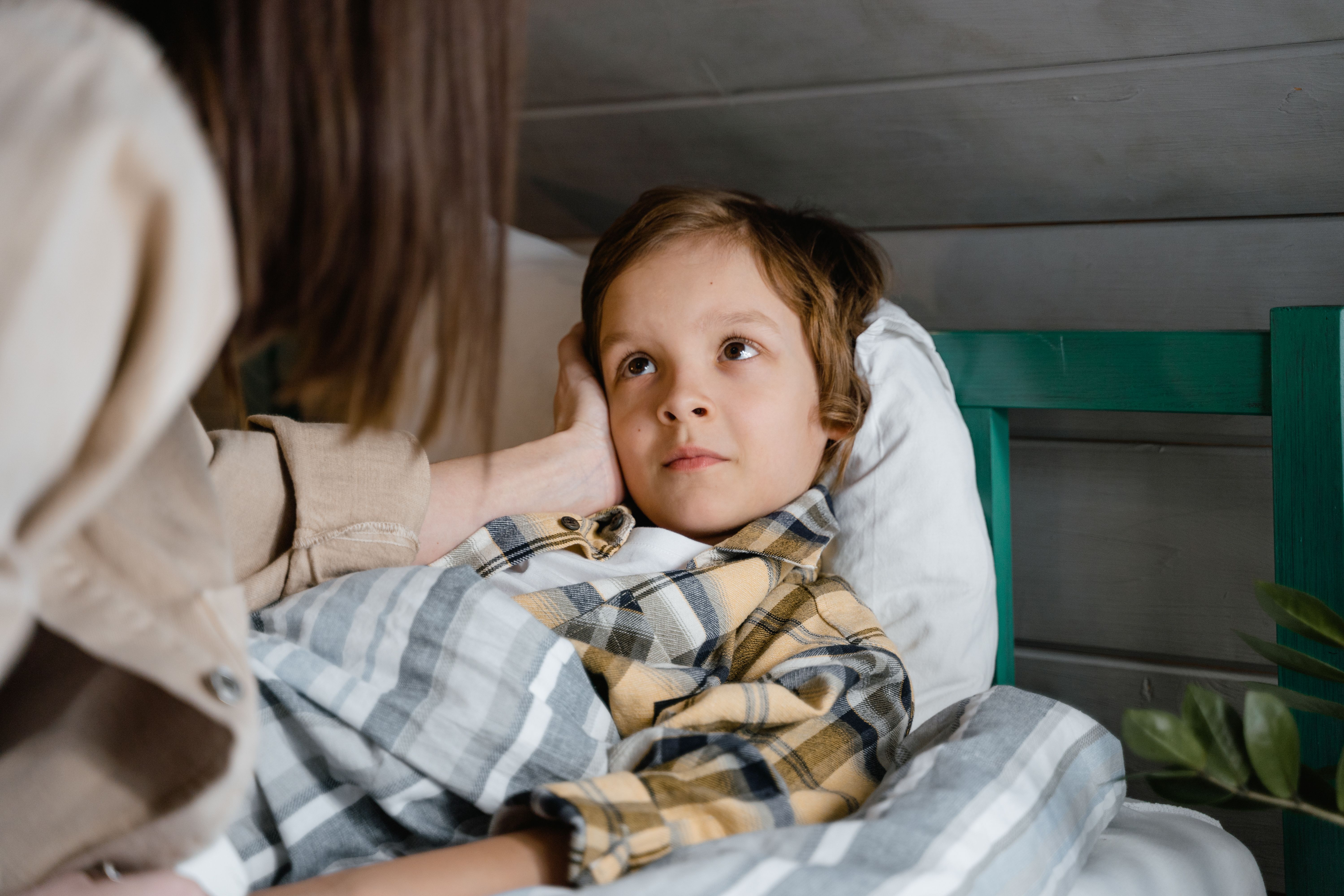Enfant malade à l'étranger : réagir efficacement en voyage avec les petits