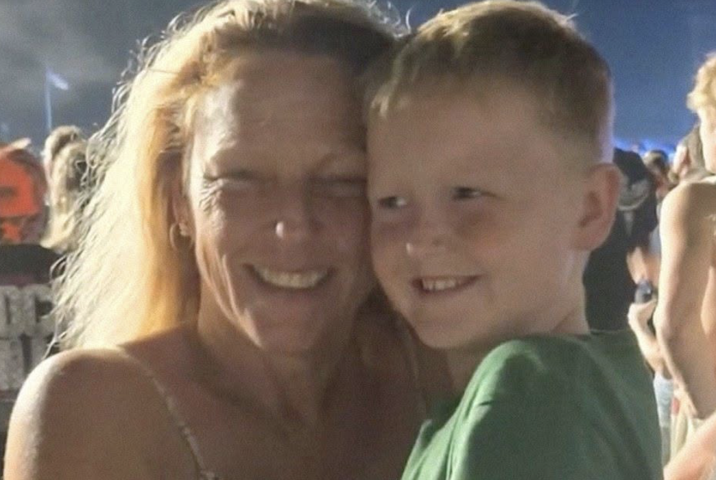 Ce petit garçon ne prononçait que 10 mots, jusqu’à ce que son enseignante devienne sa maman