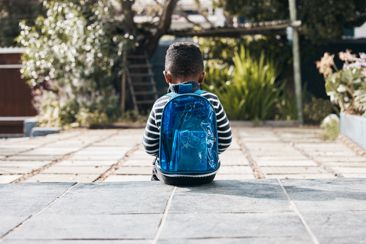 Phobie scolaire : que faire, à l'approche de la rentrée, si notre enfant en souffre ?