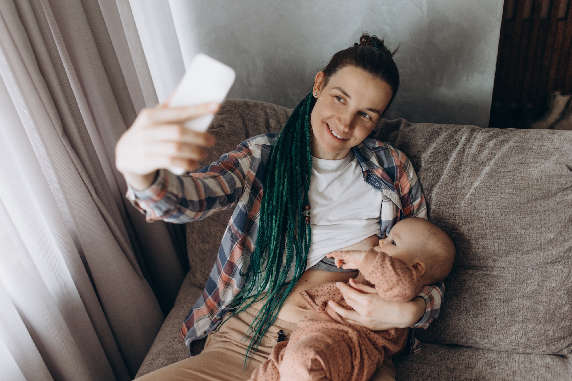 Allaitement : sur Instagram, les mères qui donnent le biberon sont parfois jugées « paresseuses » ou « égoïstes »