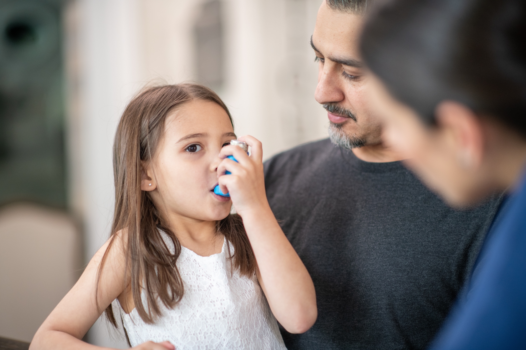 Asthme chez l’enfant : vivre près d’une zone industrielle associé à un risque plus élevé selon une étude de Santé publique France