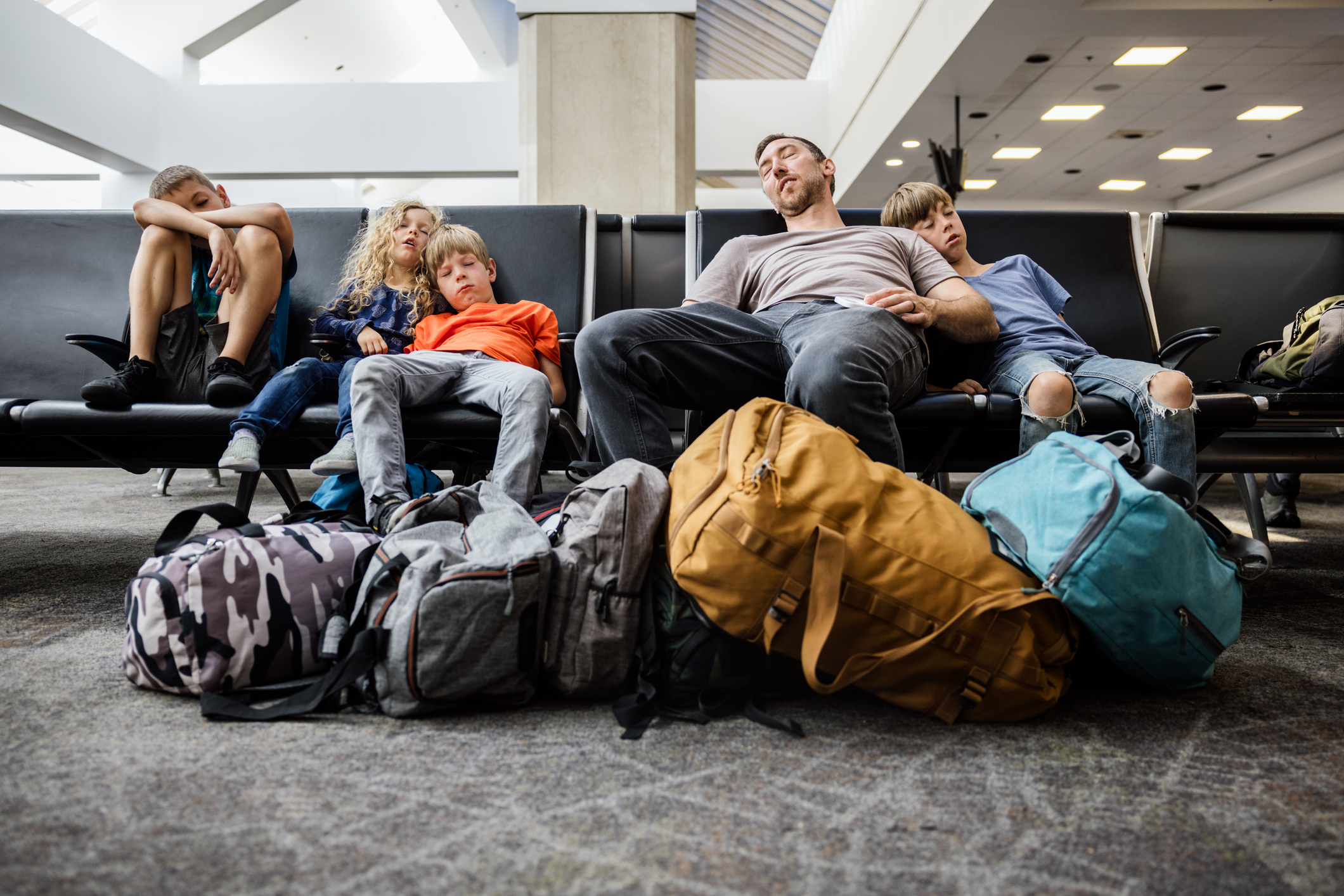 Décalage horaire : astuces pour ajuster le sommeil de votre enfant en voyage