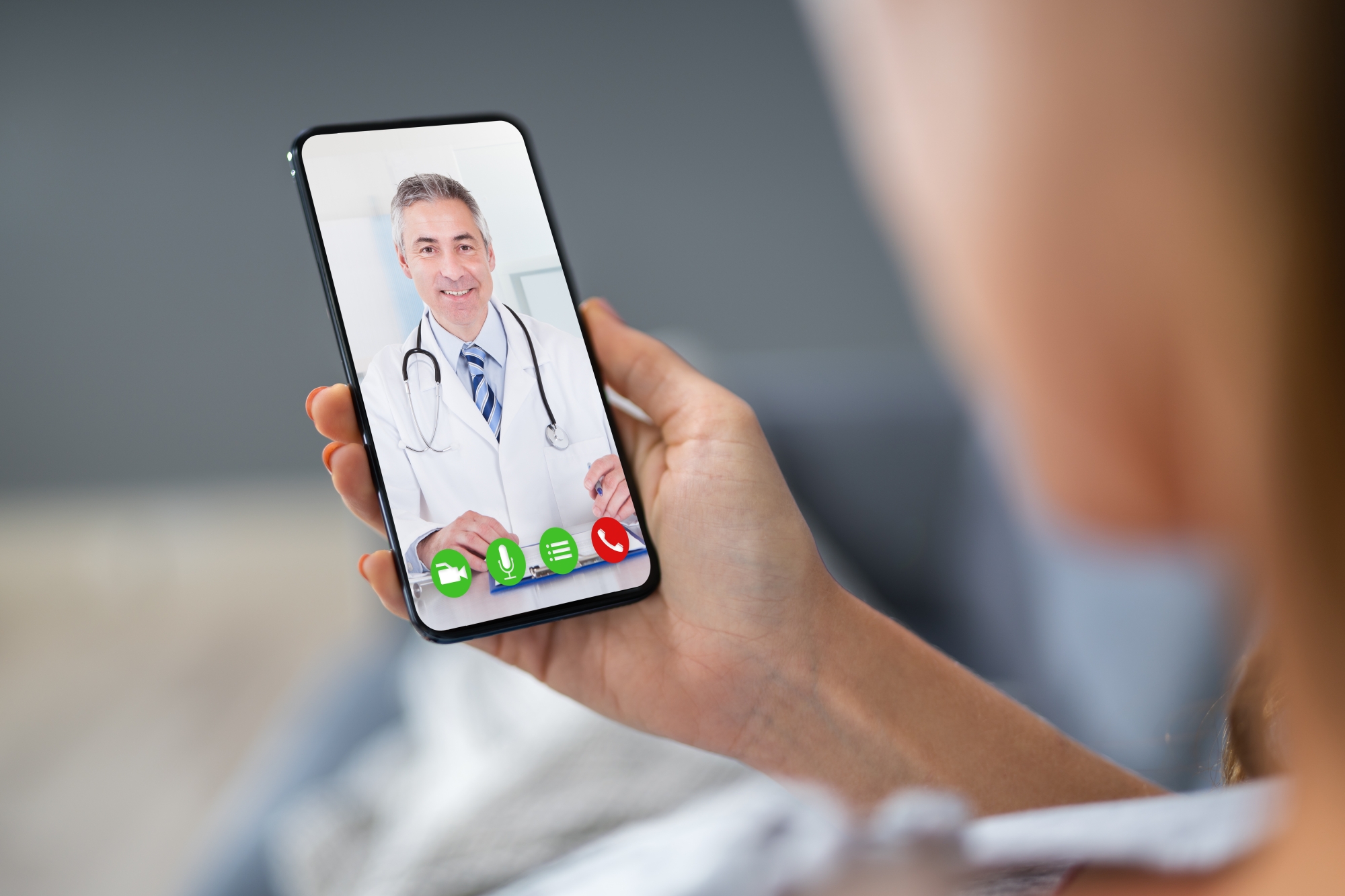 Doctolib lance un projet d’IA : les données de nos enfants seront-elles utilisées ?