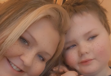 Son fils autiste ne parle pas, son étonnant tatouage change leur quotidien