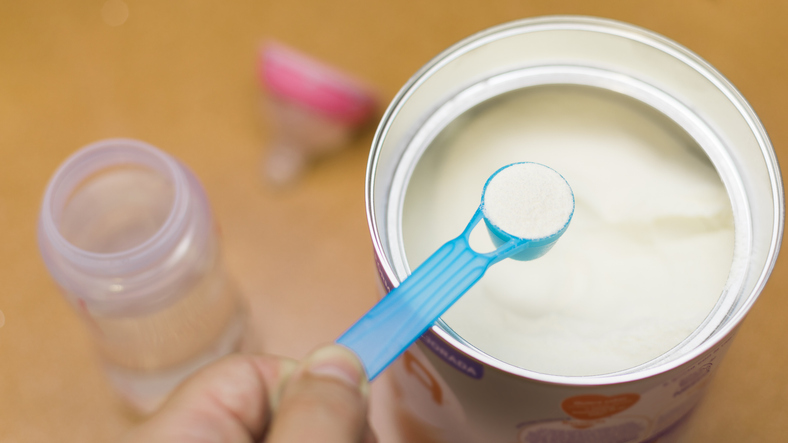 Comment est fabriqué le lait infantile ?
