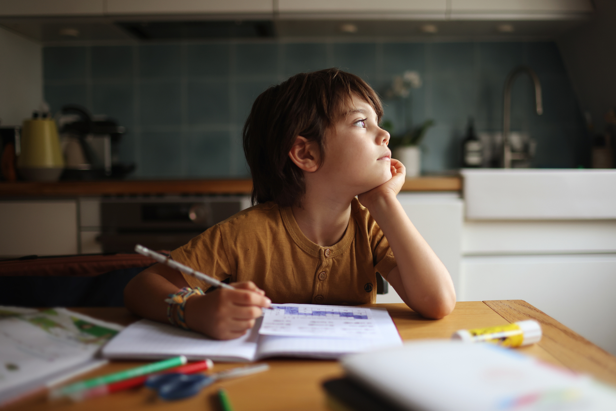 Devoirs : comment préparer votre enfant à la rentrée sans stress ?