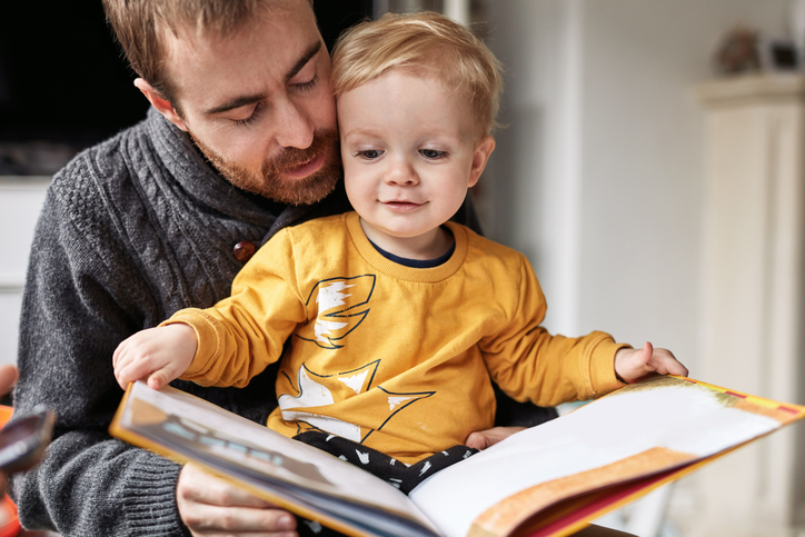 Prénoms d'écrivains : découvrez des noms littéraires pour inspirer vos enfants