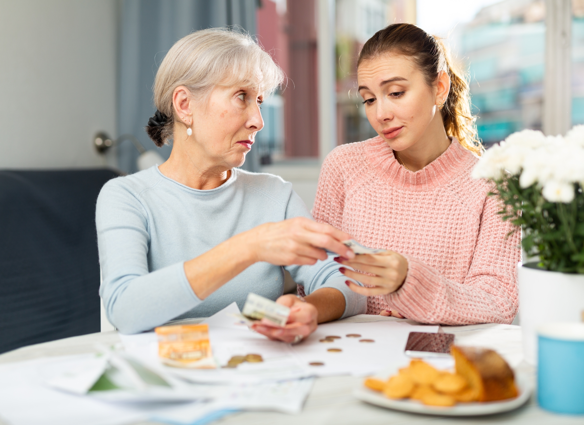 Ses parents offrent 43 000 euros à ses frères, mais pas à elle : sa revanche divise la famille