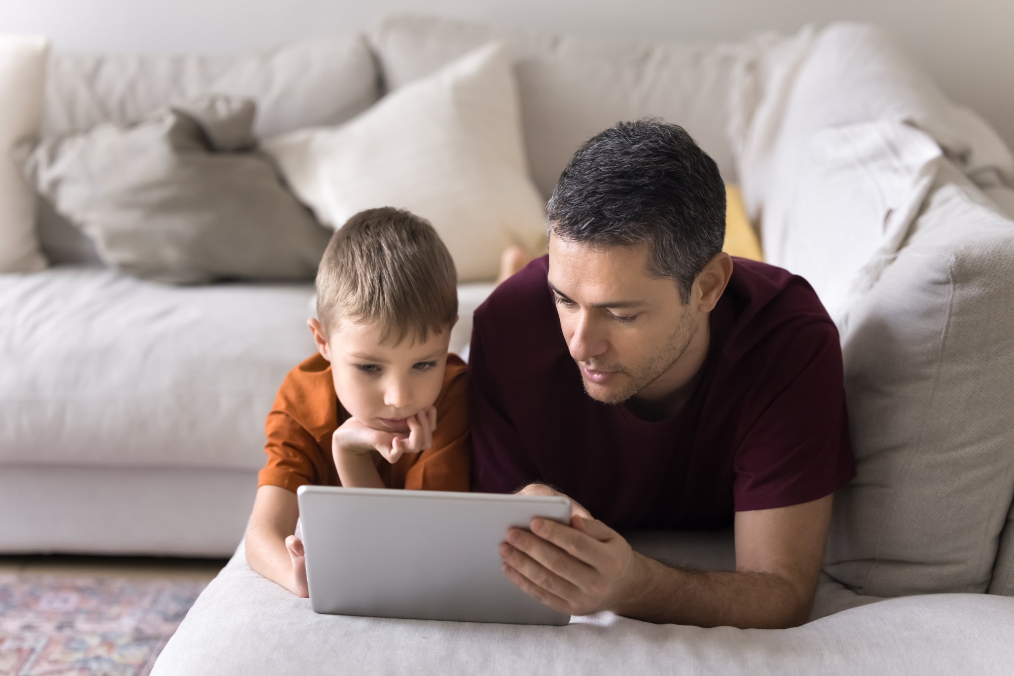 Écrans, sommeil, école : le gouvernement dévoile un guide pour les 3-6 ans