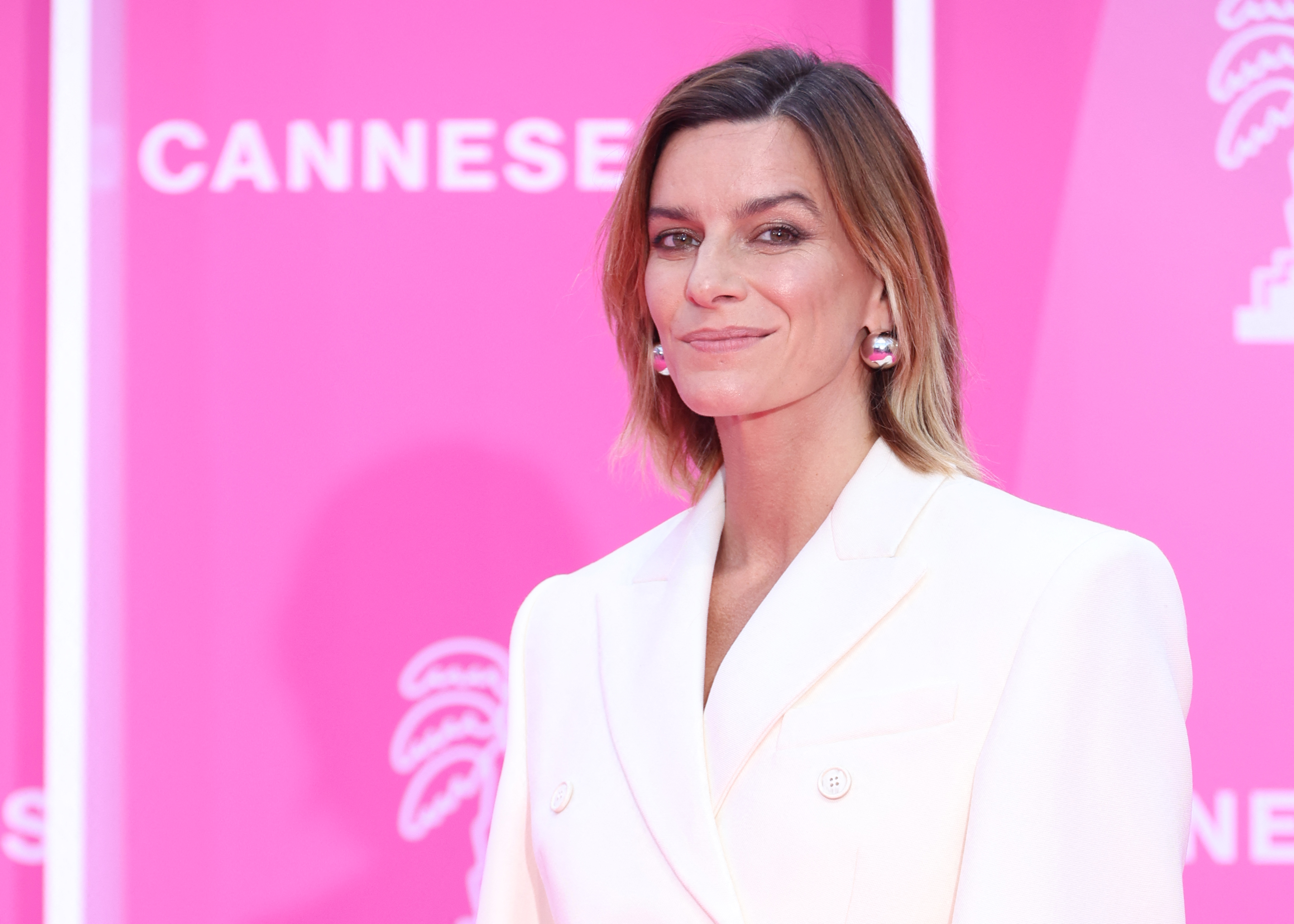 « Un petit baby vient d’arriver » : Fauve Hautot annonce être devenue maman