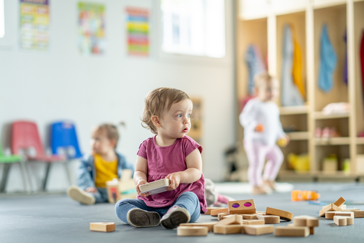 Prénoms mélodieux : découvrez ces noms harmonieux pour bébés